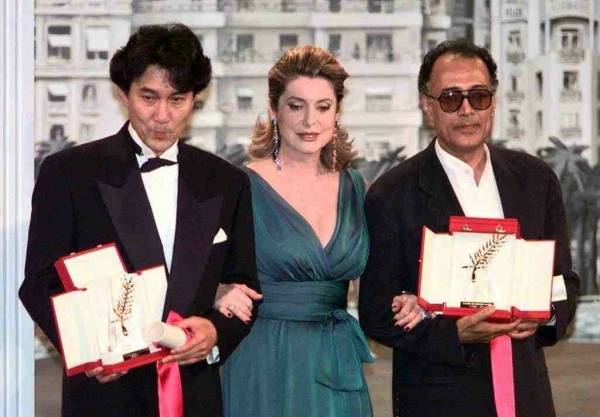 フランスのカンヌ国際映画祭の授賞式で、「うな…：海外映画祭の日本人