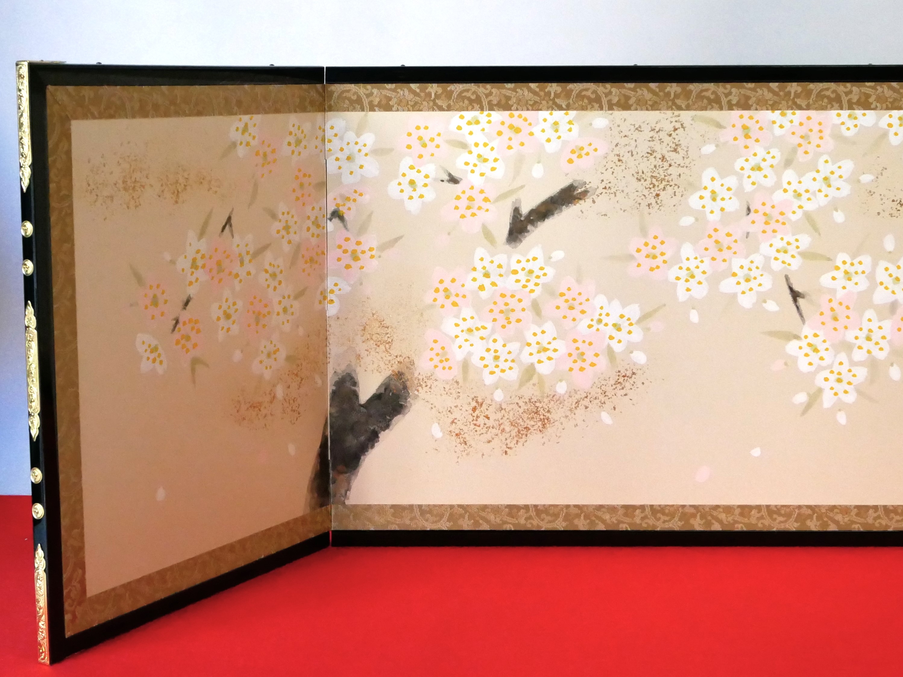 和泉の御蔵 / 北村松月堂作「手描き桜屏風」十号