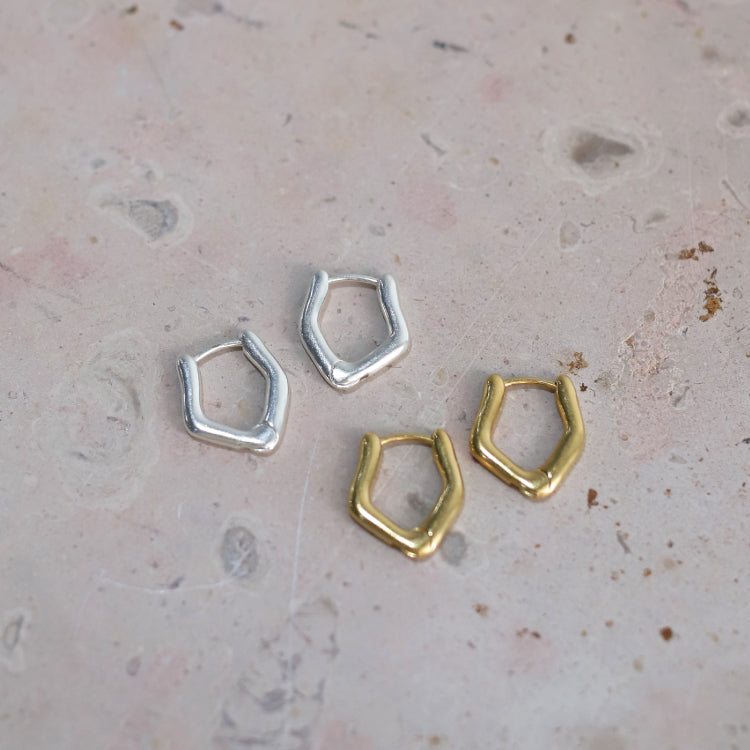 ダガーピアス GD