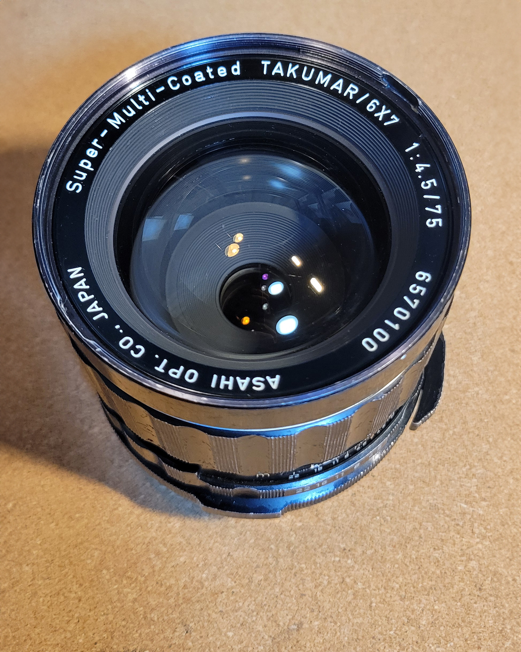 ASAHI OPT. SUPER-Multi-Coated Takumar 6×7 75mm F4.5 – 犬と手頃な