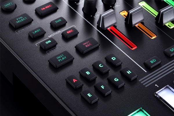 RolandのAIRA最高品質の新たなリズムマシンTR-8Sをご紹介いたします！