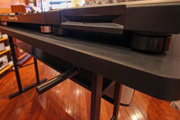 QUINTETのDJテーブル、DODAI PLUS ブラックのご紹介です。