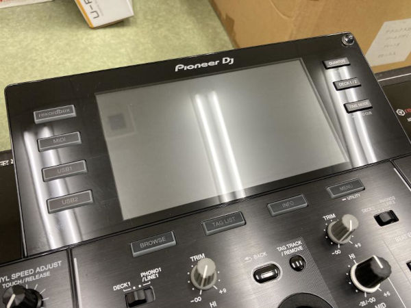 大人気一体型DJコントローラーXDJ-RX3のご紹介です。