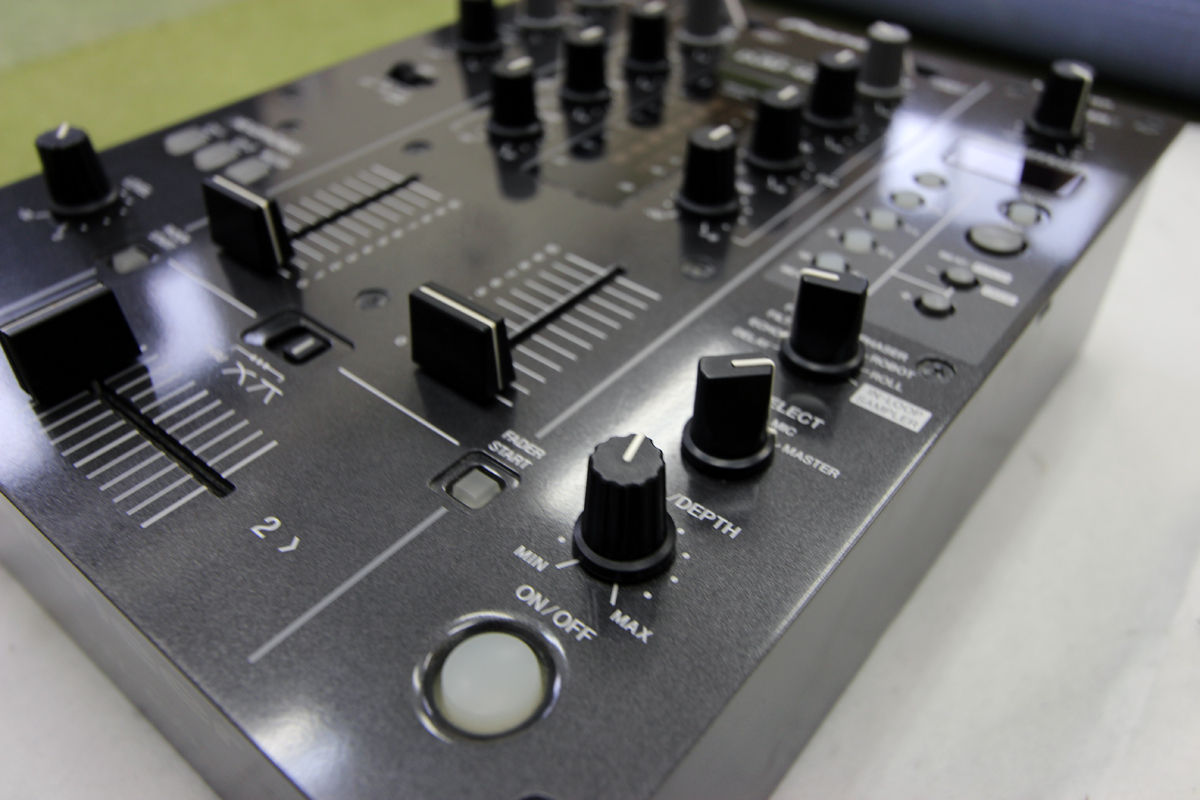 中古品のPioneerDJミキサー、DJM-400のご紹介です。