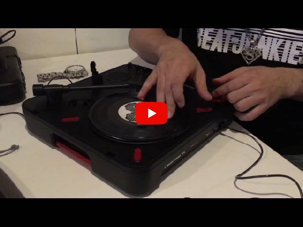 NumarkPT01 SCRATCH ポータブルレコードプレイヤー Amazon.co.jp