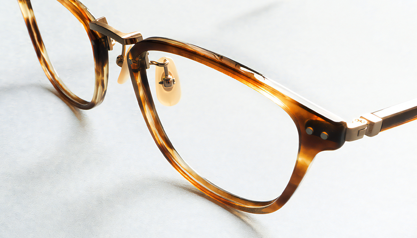べっ甲メガネが人気！その魅力や似合う人について徹底解説！ | OWNDAYS