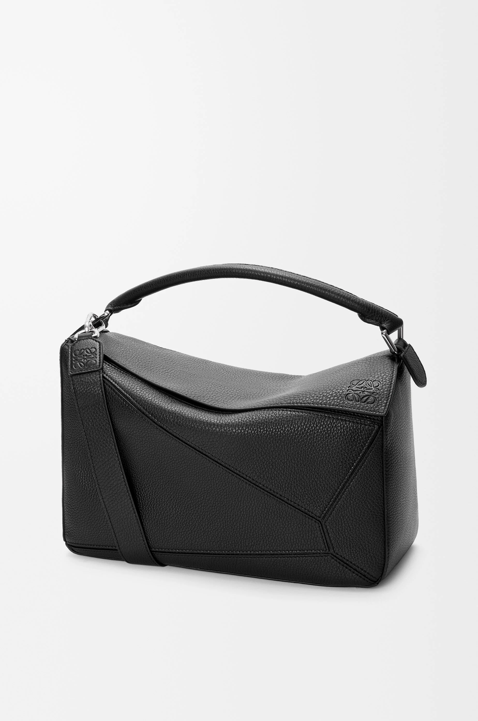 パズルバッグ ラージ（サプルグレインカーフ） ブラック - LOEWE Japan