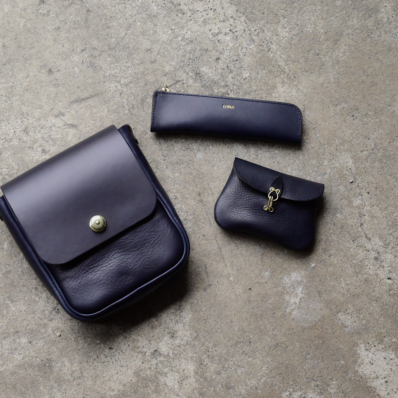 革鞄・レディースハンドバックのLONA(ロナ)公式通販サイト