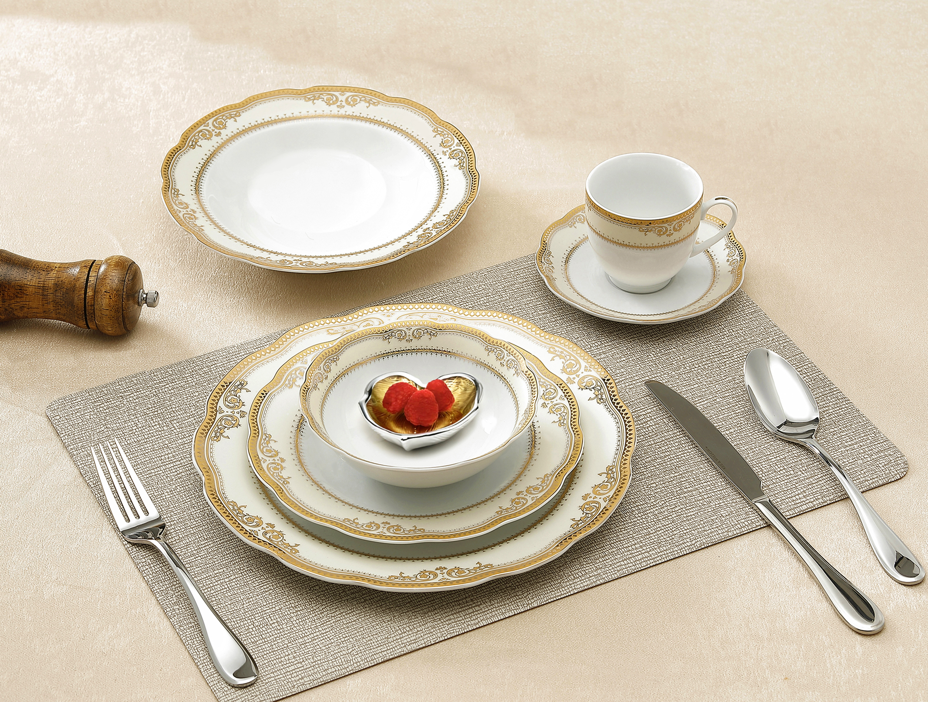 57 Piece Wavy Edge Gold Border Dinnerware, Service for 8. By