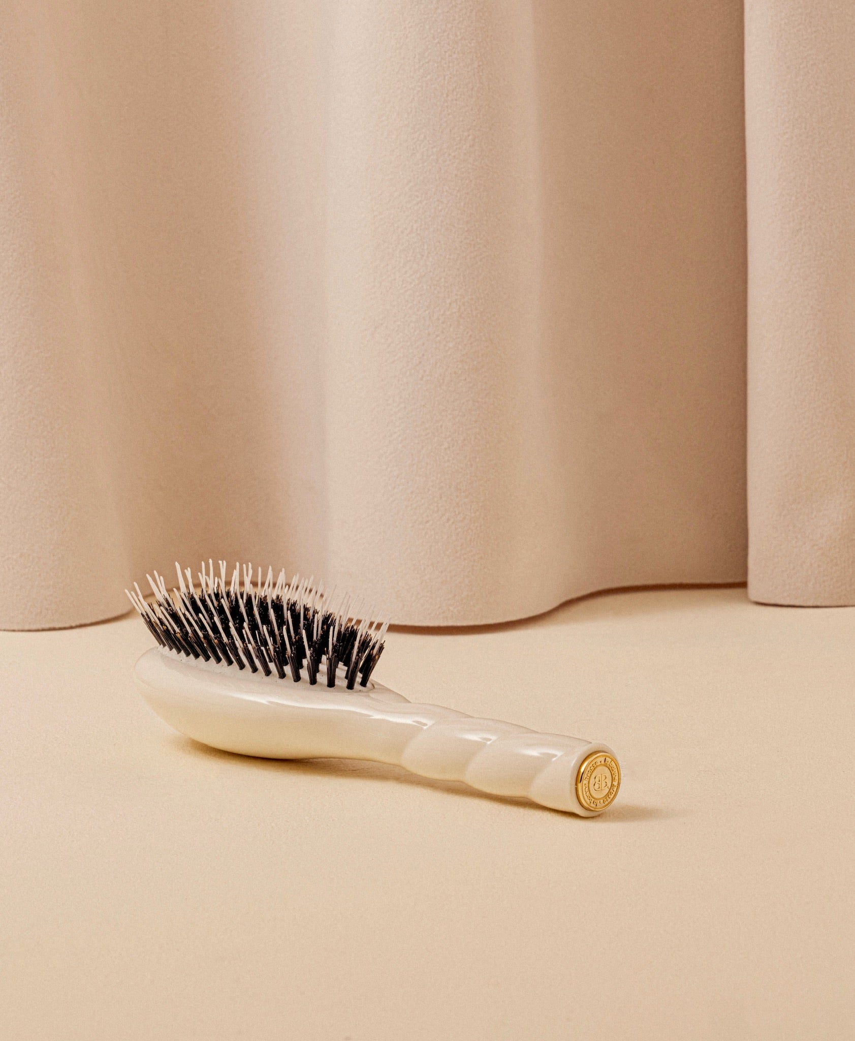 Creamy White Essential Boar Bristle Small Brush | La Bonne Brosse