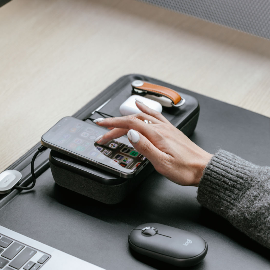 Orbitkey（オービットキー）Orbitkey Nest V2 ブラック | LIVING MOTIF