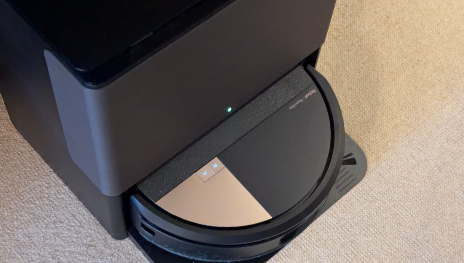 ルンバMax 705 Combo ロボット + AutoWash 充電ステーション レビュー