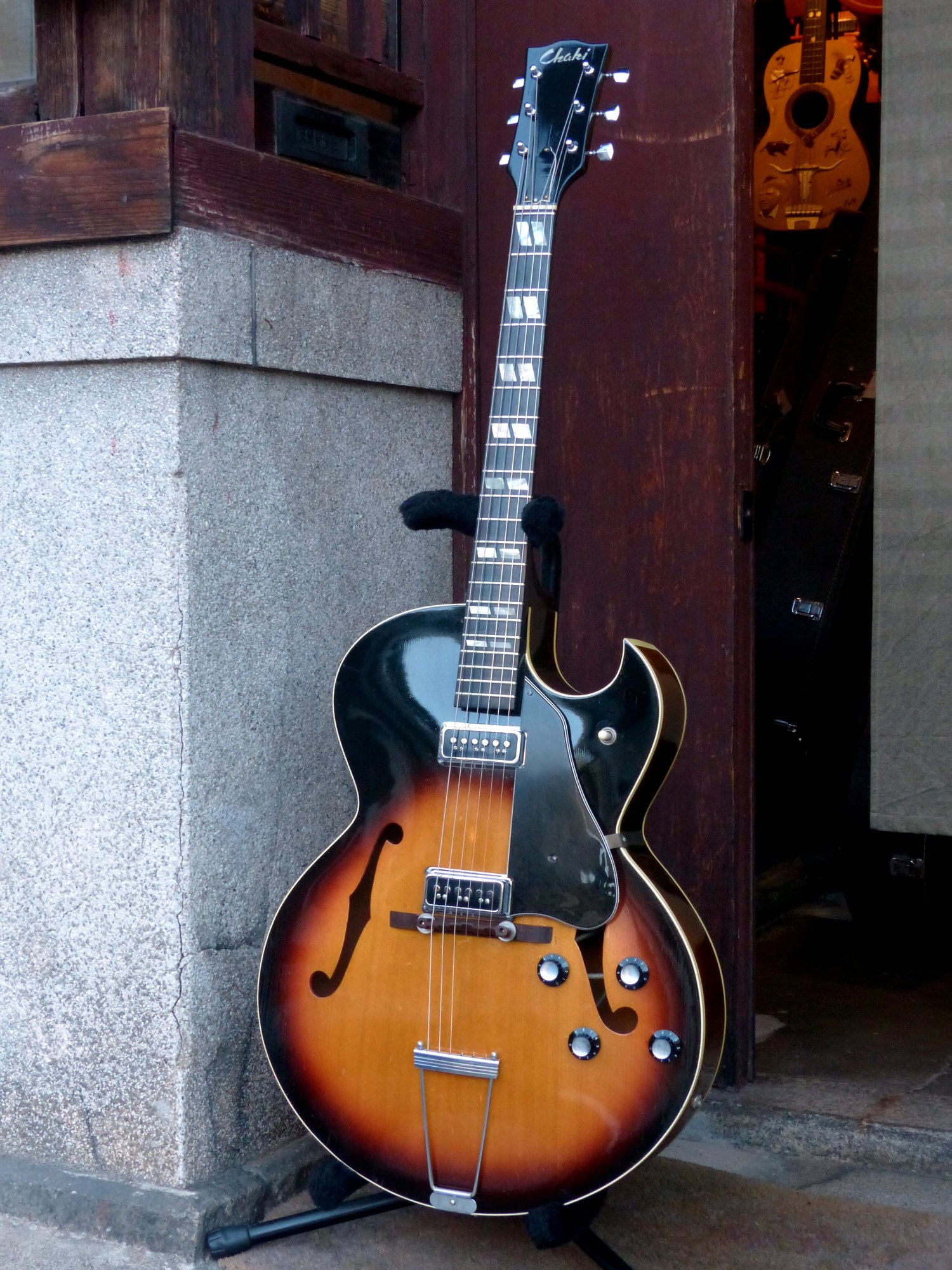 Chaki '60s P-1(改) – 京町家のギターショップ ライトニン