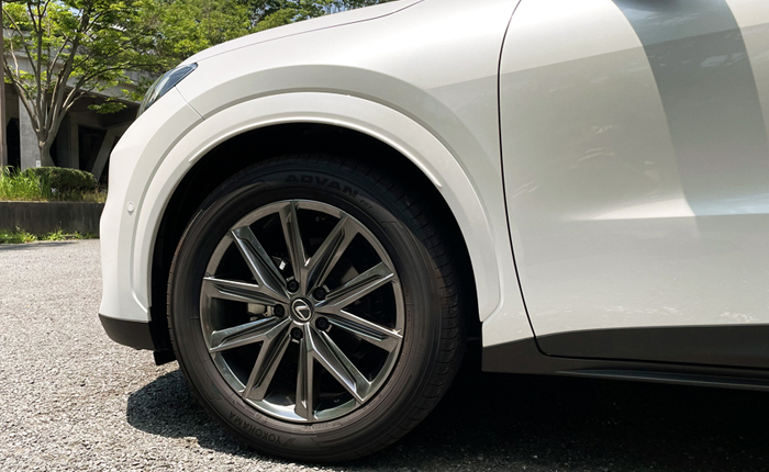 レクサスLBX専用 カラードフェンダーアーチモールの販売ページです