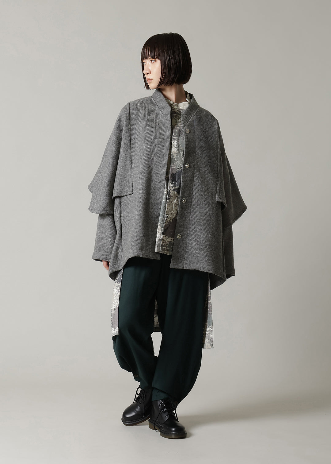 Nomad Cape Sleeve Coat Modura – マザーハウス 公式サイト