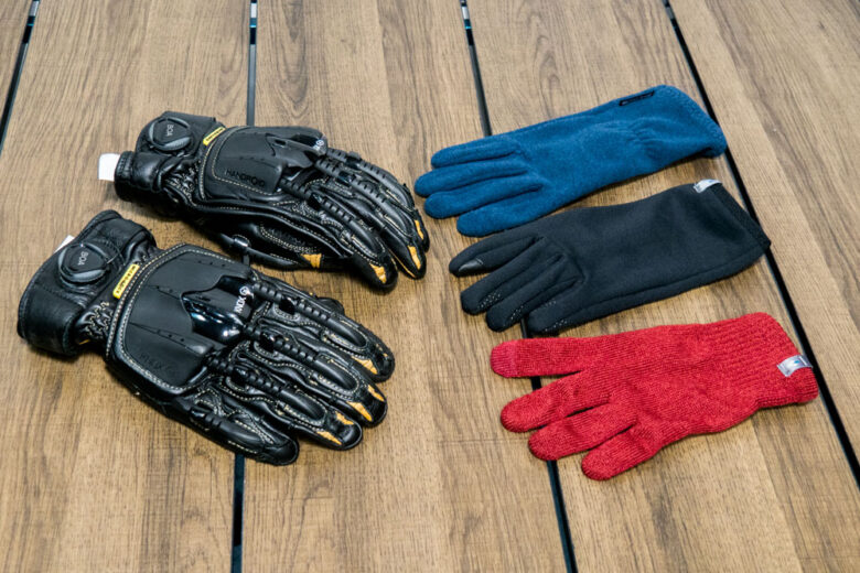 至高のバイク用グローブをさらに高める！ 使えるインナーグローブ3選