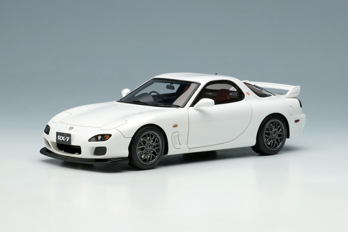 Mazda RX-7 (FD3S) Type RZ 2000 in Snow White Pearl Mica – Model