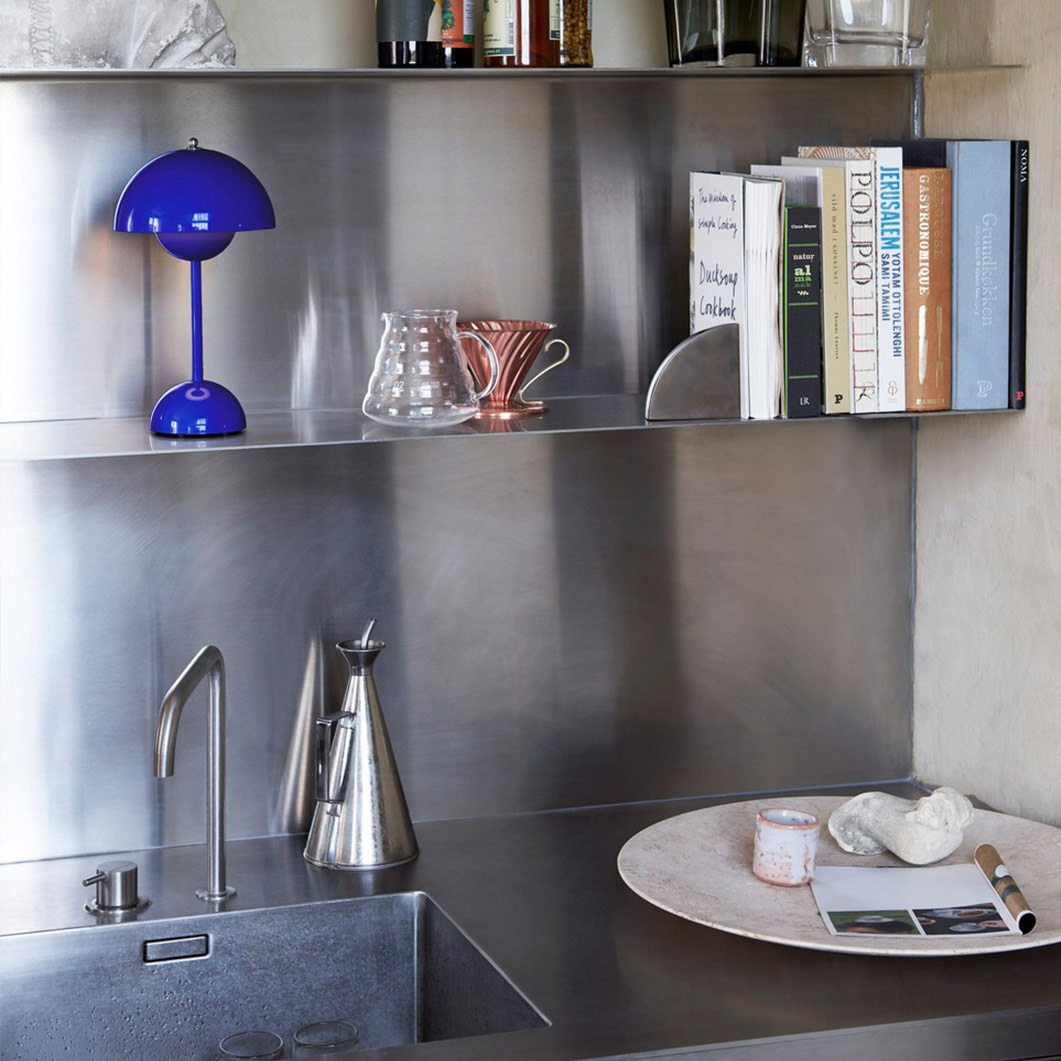 Flowerpot ポータブルテーブルランプ VP9 コバルトブルー(コバルト