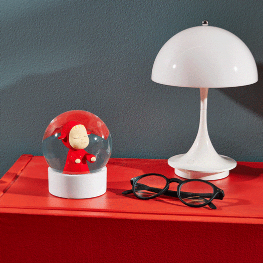 奈良美智 スノードーム Little Wanderer レッド(レッド)：オフィス