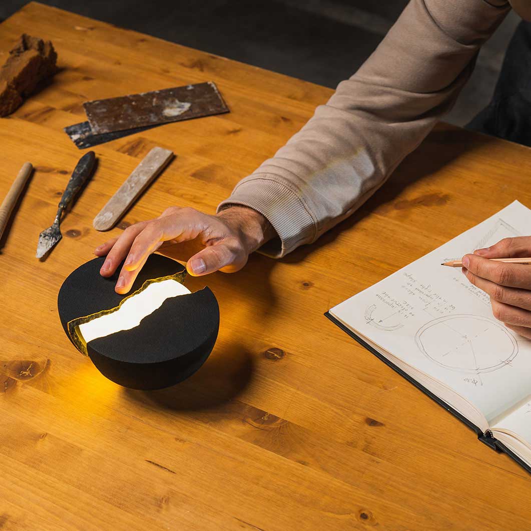 Teno ポータブルスピーカーLEDライト ブラック(ブラック)：テック