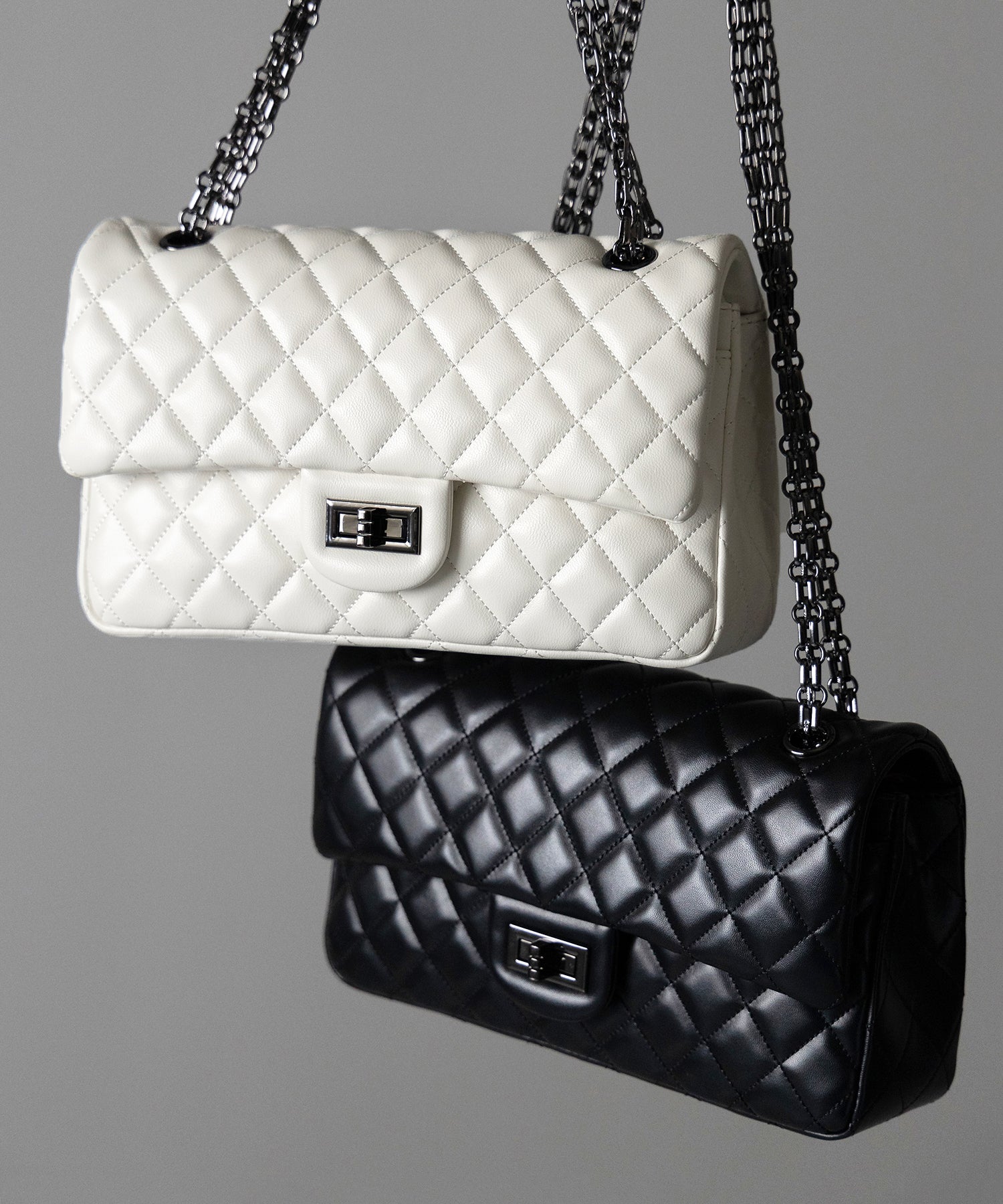 キルティングチェーンスクエアショルダーバッグ ／ quilting chain