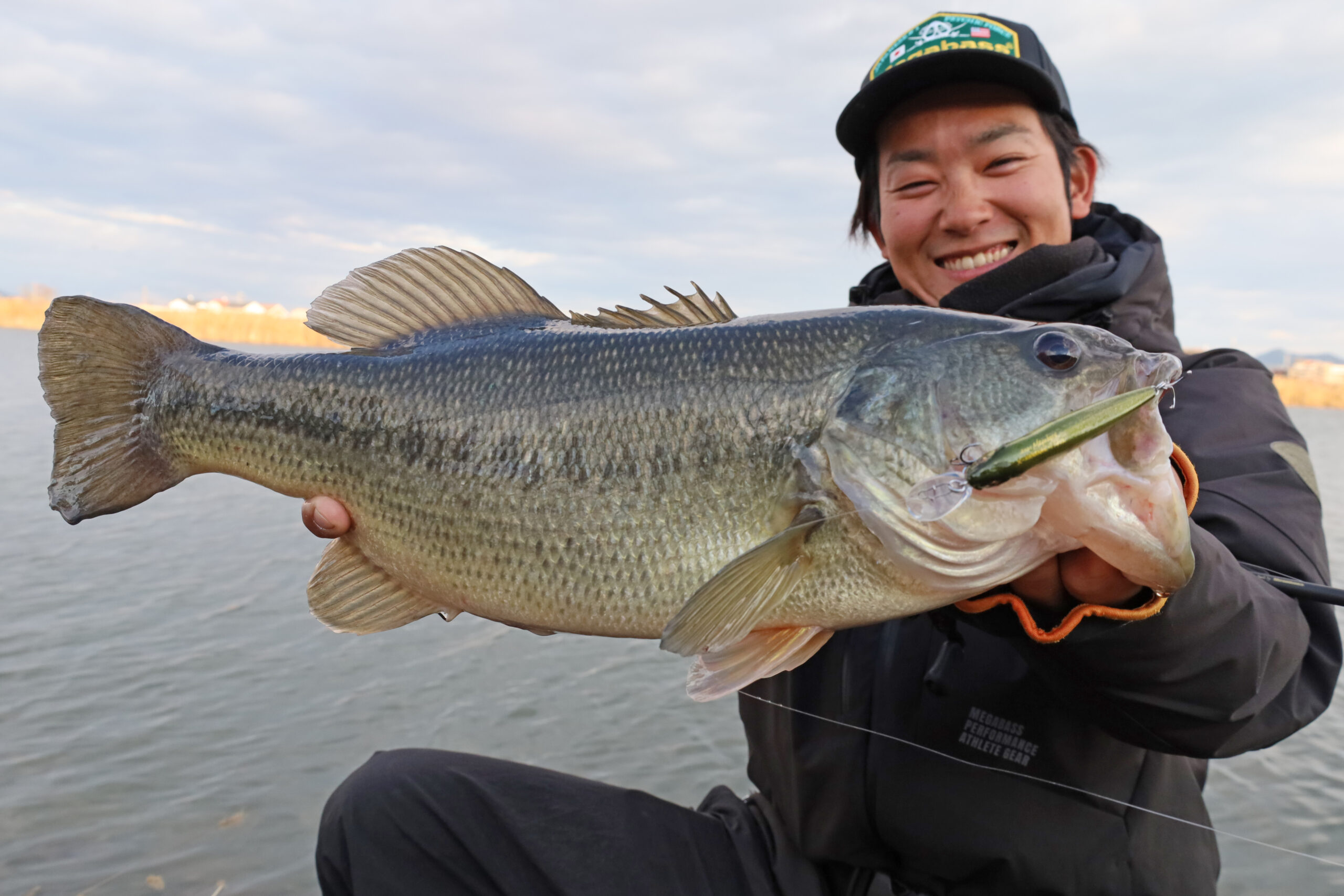 挑戦こそがバスフィッシングの本質 | Megabass-メガバス