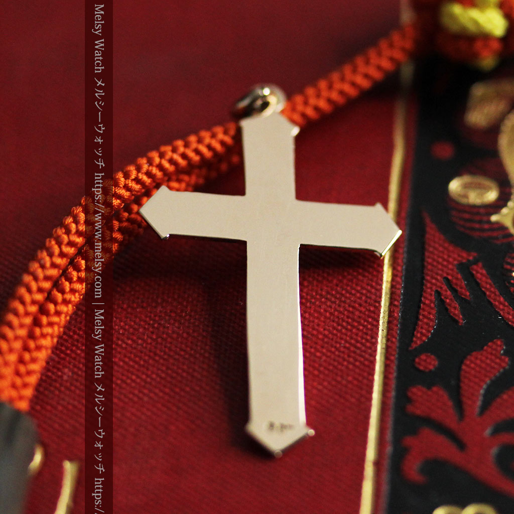 彫りの綺麗な金無垢アンティーククロス・十字架