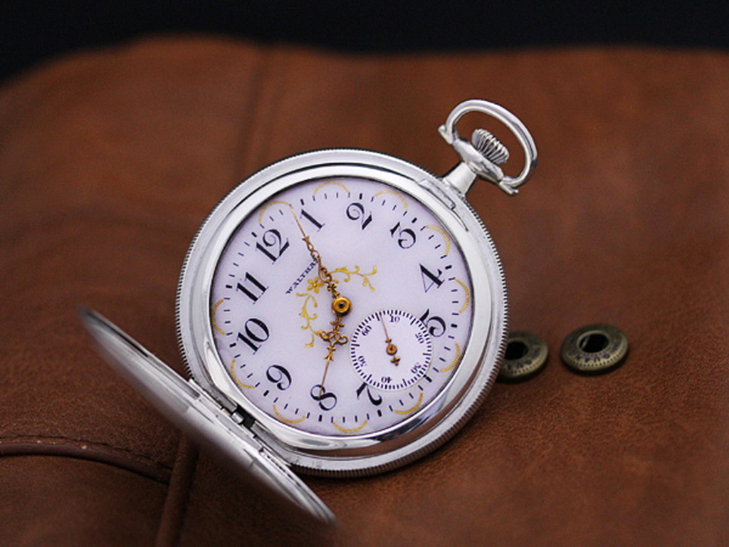 ウォルサム 銀無垢アンティーク懐中時計 金彩文字盤 【1919年製】