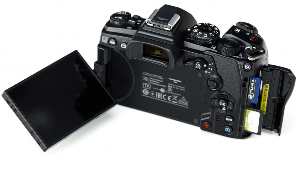 おすすめのメモリーカード： オリンパス OM-D E-M1 Mark III