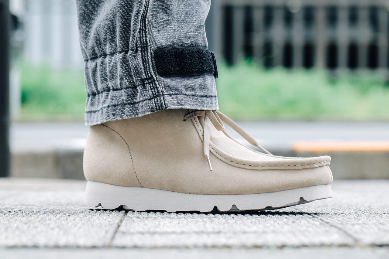 ビームス別注のゴアテックスなクラークス「ワラビー」は梅雨時期の