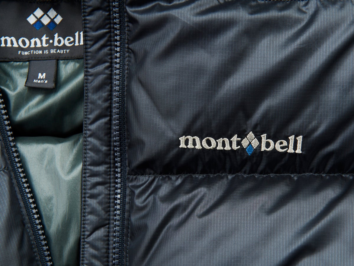 モンベル」のいま買うべきコスパ最高“黒ダウン”7選。1万円台