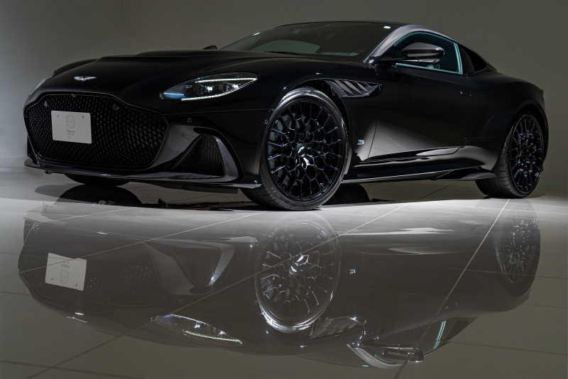 アストンマーティン DBS 770 Ultimate Coupe 世界限定 300台 走行