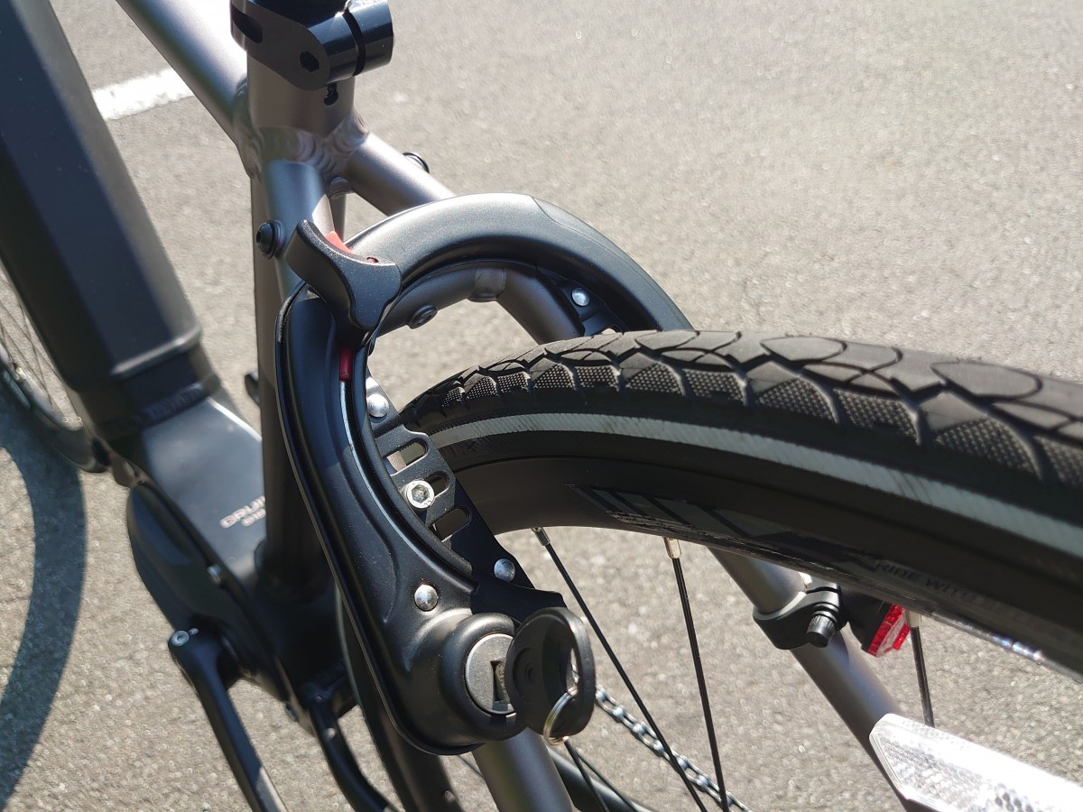 インチューブバッテリー採用のクロスバイクE-BIKE！MIYATA CRUISE i