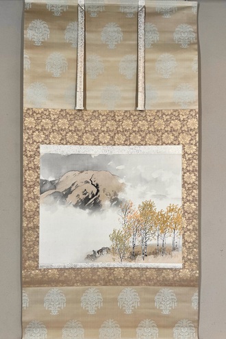 掛け軸 秀水 彩色秋景図 絹本 希少 軸装 茶道具 掛軸 美品 です