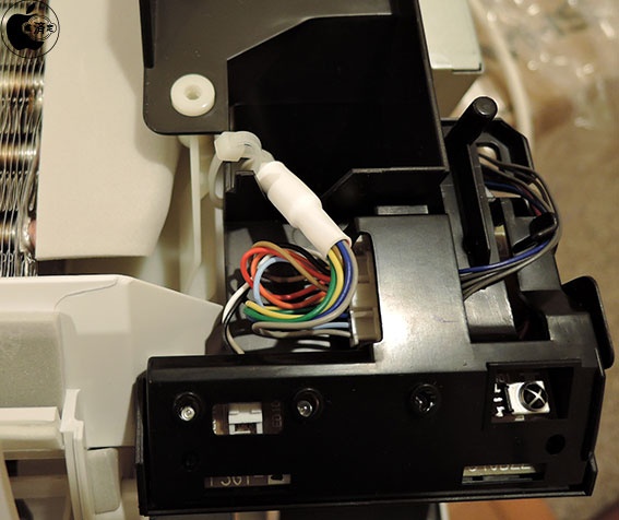 シャープのエアコンをiPhoneでコントロールするために、無線アダプタ