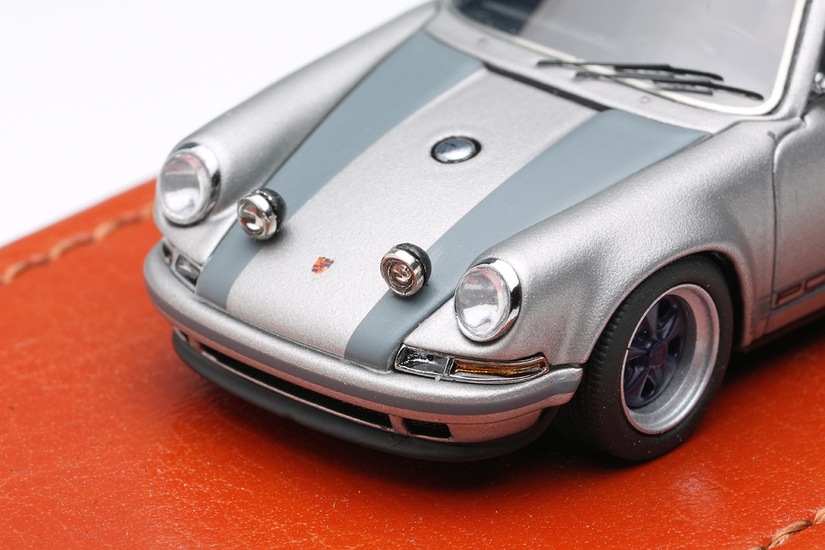 Make Up Co., Ltd. / Singer 911 (964) Coupe