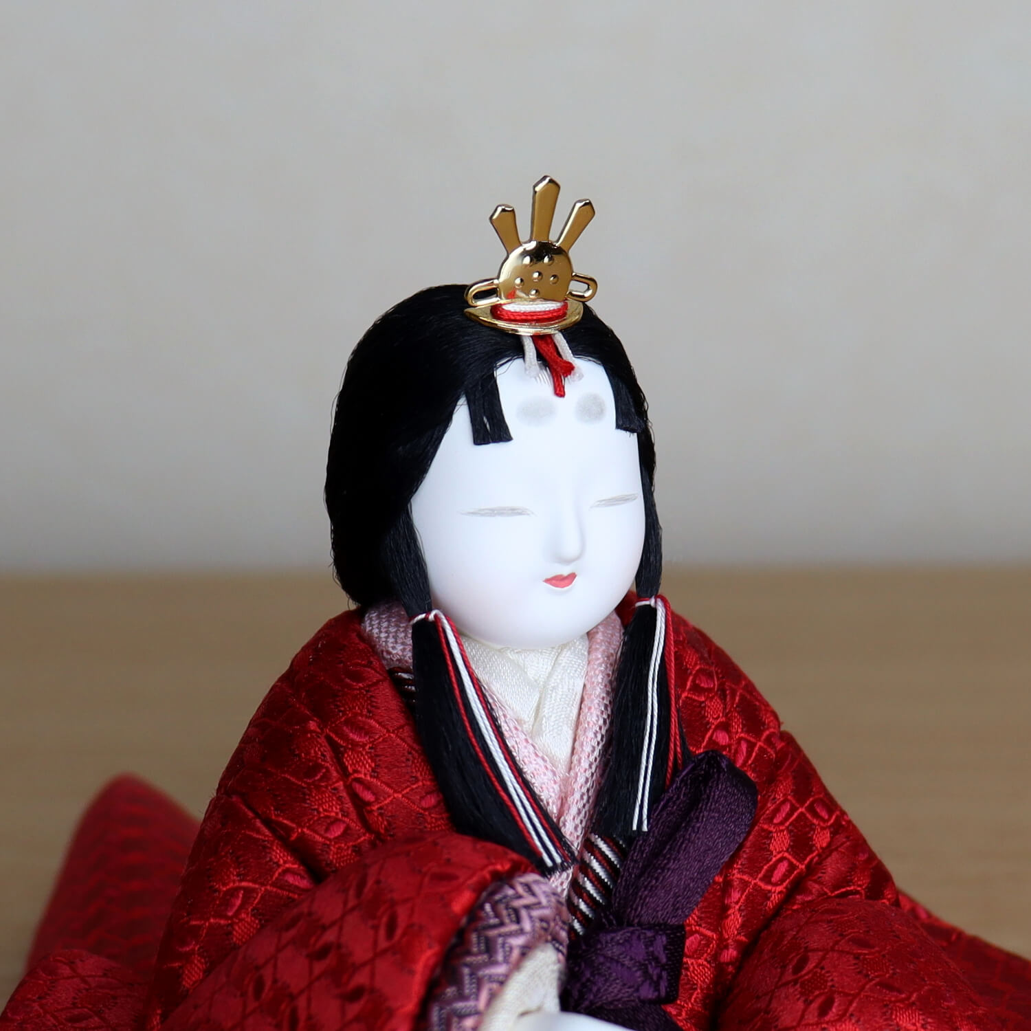 柿沼東光作 親王飾「杏」正絹西陣織 屏風本仕立箔押 正絹紅白梅 木製