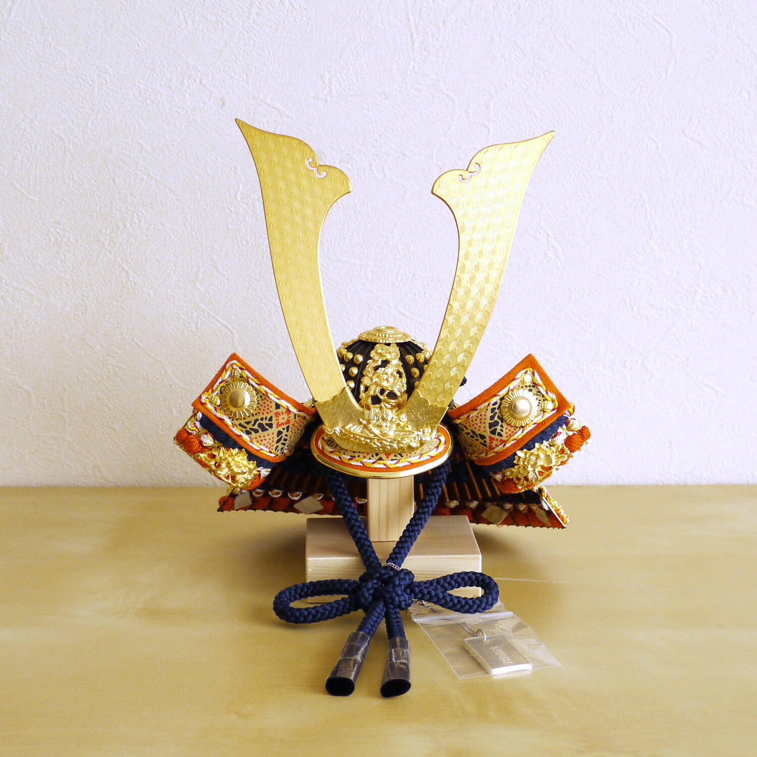 京都・平安武久作 京8号 濃紺糸縅 純金箔押小札 手打 別誂手彫長鍬形