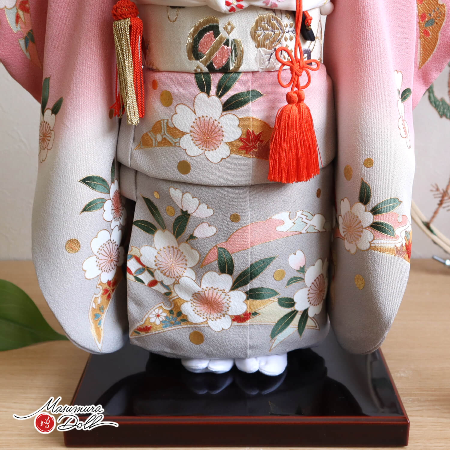 元賀章介作 12号(尺二) 正絹 別染め 桜と雪輪 ボカシ紫 市松人形 手塗