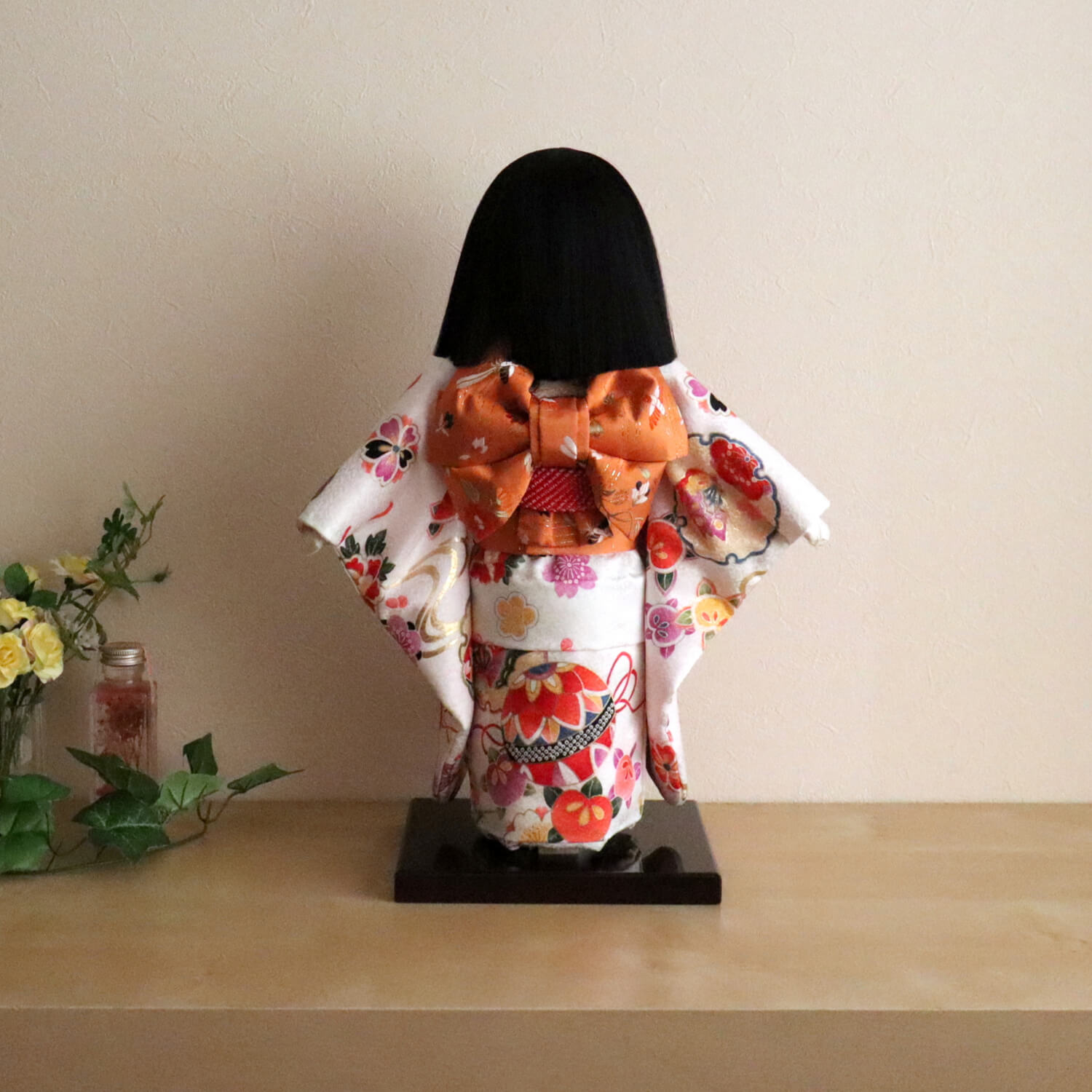 元賀章介作 12号(尺二)別染 着尺 雪輪にまり 白色 台 市松人形 女の子