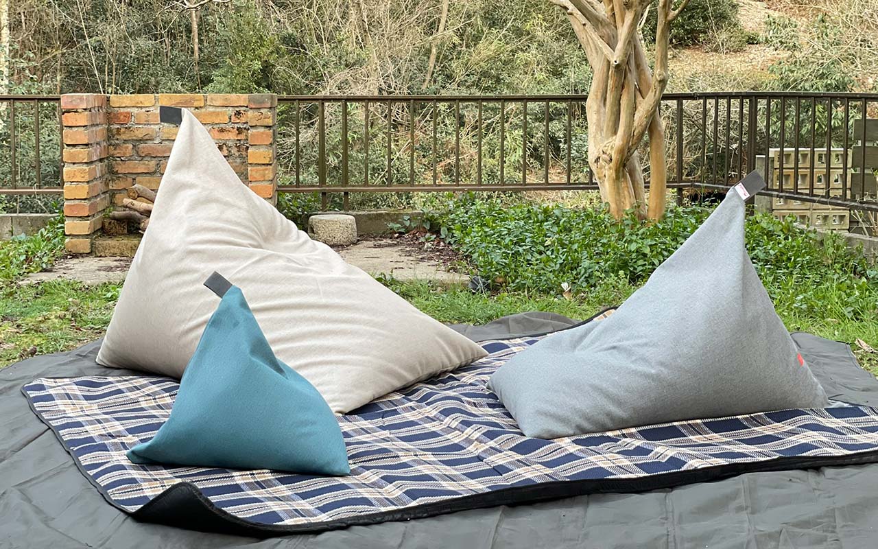 テトラ / NATURA | ベランダやアウトドアでも使えるビーズクッション