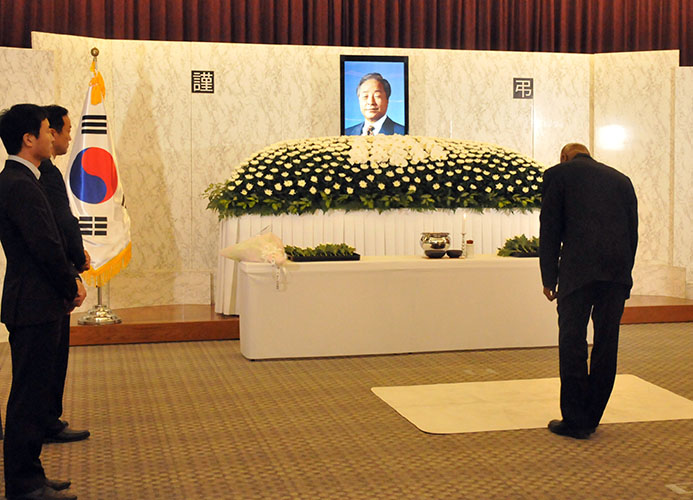 初見！[金泳三・横一行書・マクリ状]／韓国・朝鮮／大統領 初見！[金