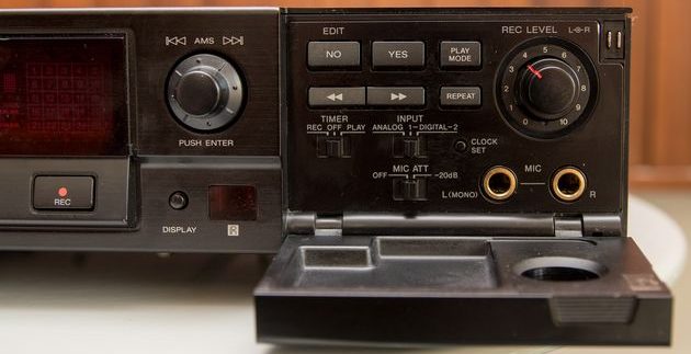 Sony MDS-501 [MiniDisc Wiki]