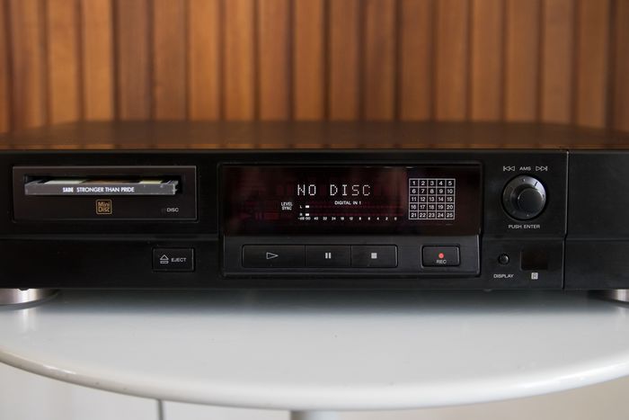 Sony MDS-501 [MiniDisc Wiki]