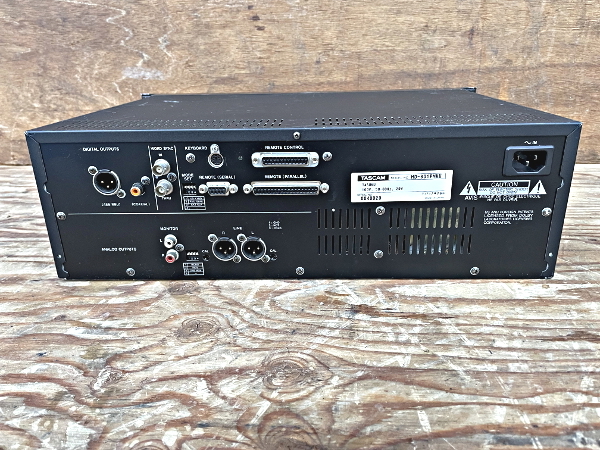 TASCAM MD-801R (MKI,MKII) / MD-801P [MiniDisc Wiki]