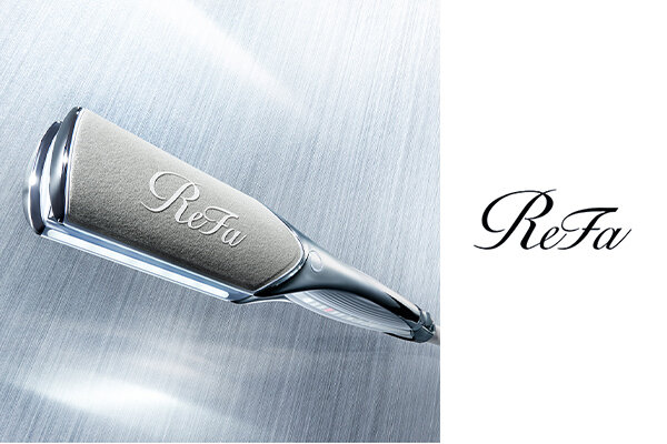 ワンストロークでうねり整う「ReFa POWER STRAIGHT IRON PRO（リファ