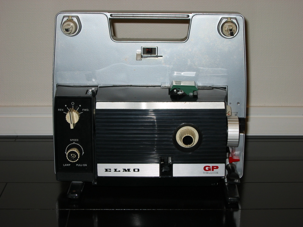 劣化に強い兼用映写機を探す…ELMO GP-DX編 | マディ折原のfilm club