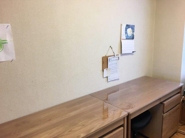 ✤子どもの学習机にテーブルマットを敷いたレビュー集【無印良品デスク