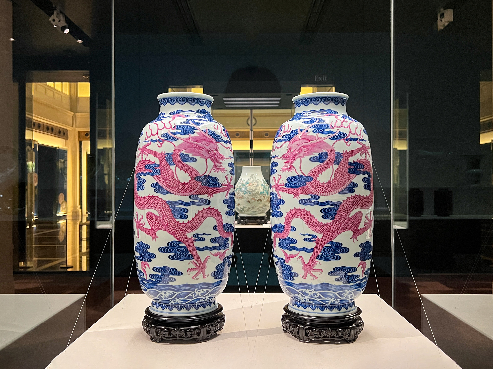 二つの頂 ― 宋磁と清朝官窯 | レポート | アイエム［インターネット