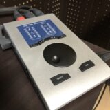 質実剛健なデスクトップ型モニタースピーカースタンド！ K&M